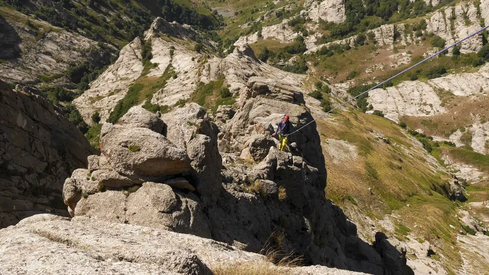 On-ne-peut-pas-dire-qu'on-a-trop-protégé escalade grande voie en Arménie On-ne-peut-pas-dire-qu