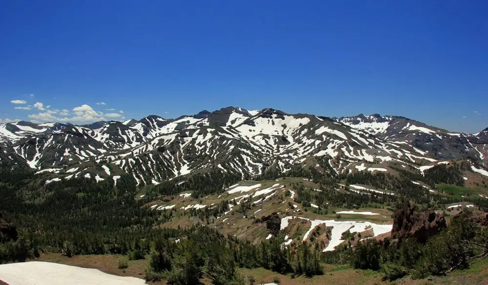 Sonora Pass, très enneigée Sonora Pass, très enneigée, pendant le Pacific Crest Trail