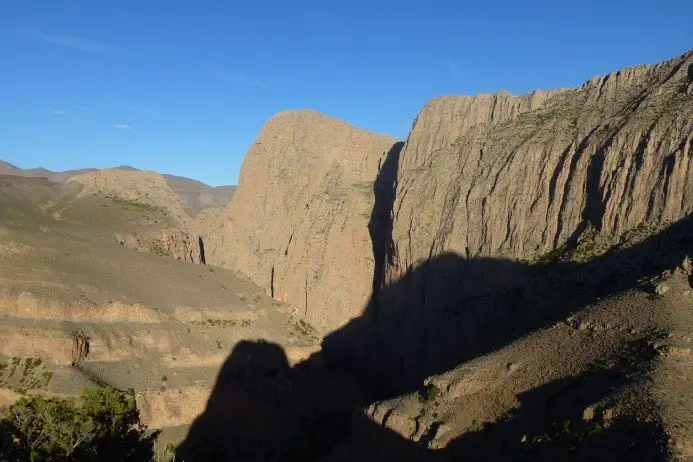 Un dédale de canyons, escalade à taghia au maroc Un dédale de canyons, escalade à taghia au maroc
