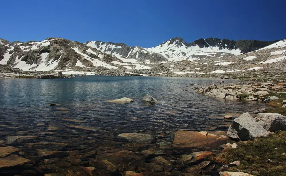 Un lac en montant vers Muir Pass, lors du PCT