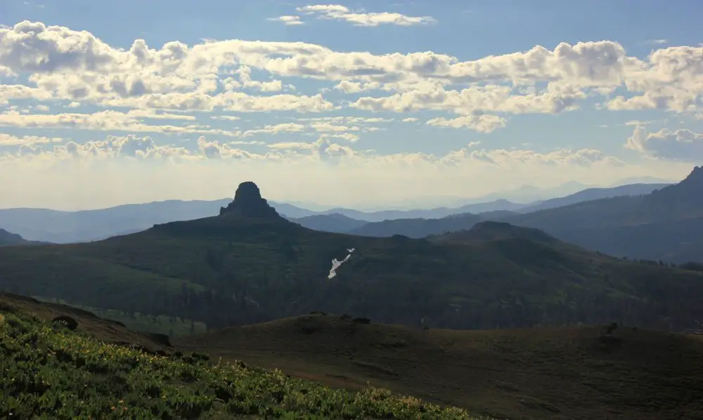 Un piton volcanique croisé pendant le Pacific Crest Trail