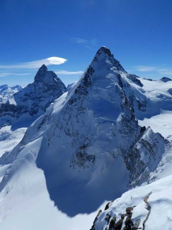 --Vue-de-tête-de-valpelline-–-le-Cervin-et-la-Dent-d'Herens, ski de randonnée dans les alpes --Vue-de-tête-de-valpelline-–-le-Cervin-et-la-Dent-d