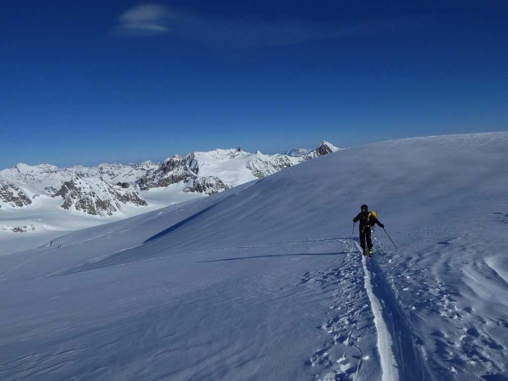 le-Glacier-du-Mont-Miné---en-montant-à-Tête-Blanche, ski de randonnée dans les alpes