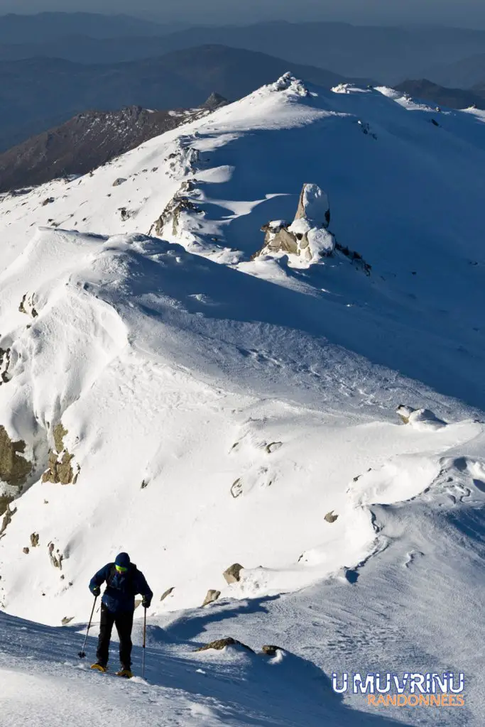 derniers mètres - randonnée en raquettes corse