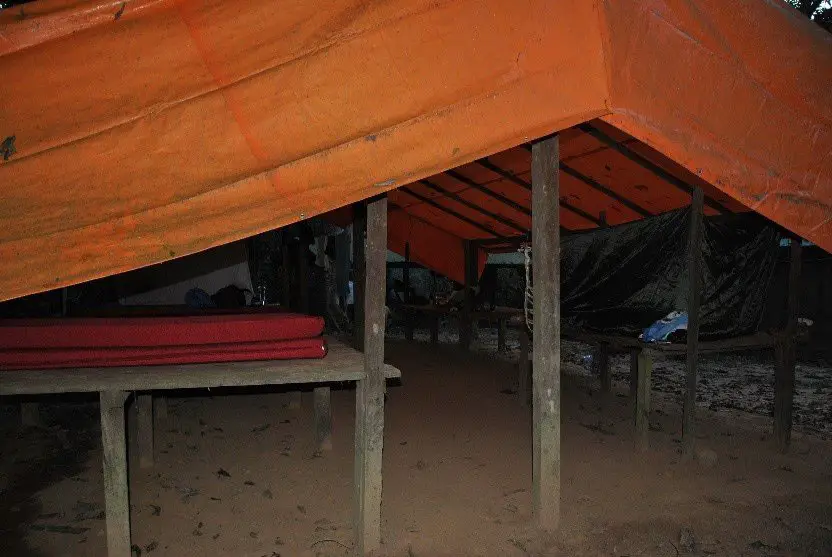 Camp de base pour dormir - trek à madidi en Bolivie