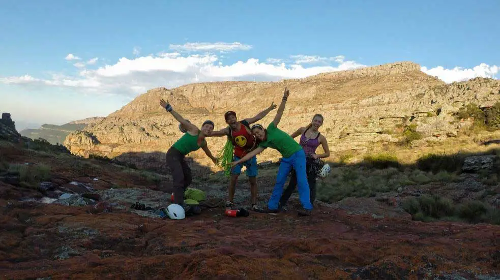 Equipe-de-choc-(avec-Matt)-sur-le-chemin-d’approche-de-notre-première-grande-voie-sudafricaine