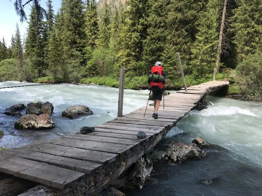 trekking dans la vallée de Karakol en direction du lac Alakol au KIRGHIZISTAN