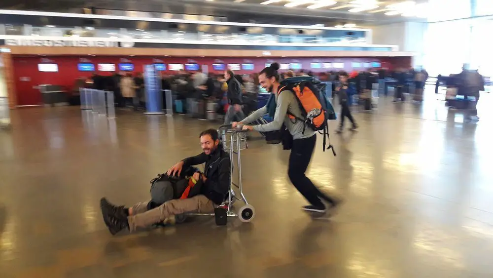 Max emmène papy prendre l’avion - ski de randonnée au Japon