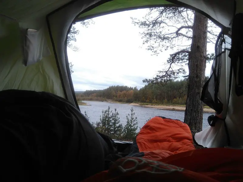 Notre dernier réveil sous tente face à Ivalojoki Notre dernier réveil sous tente face à Ivalojoki