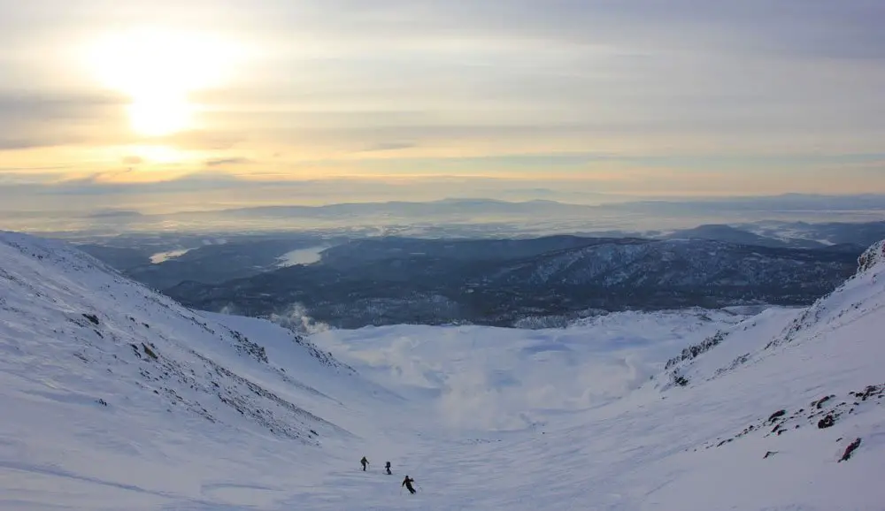 Ski au coucher du soleil - ski de randonnée au Japon