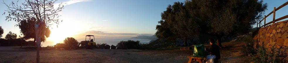 Point de vue fabuleux au bivouac de Cala Gonone, durant notre trip escalade en Sardaigne