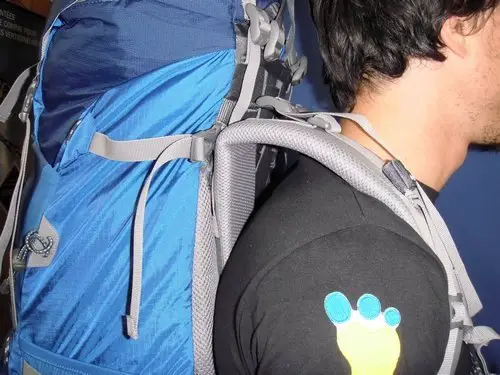 Rappels de charge d'un sac à dos trop serrés Rappels de charge d'un sac à dos trop serrés