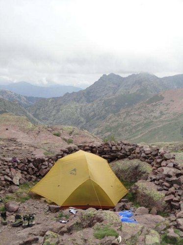 Bivouac avec notre tente MSR durant notre traversée de la Corse sur le GR20