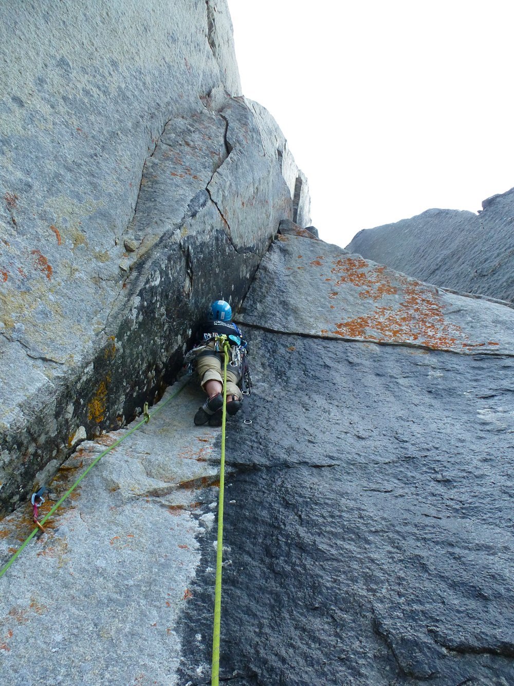 Angle en devers, début du passage clef au pic KOUPOLE