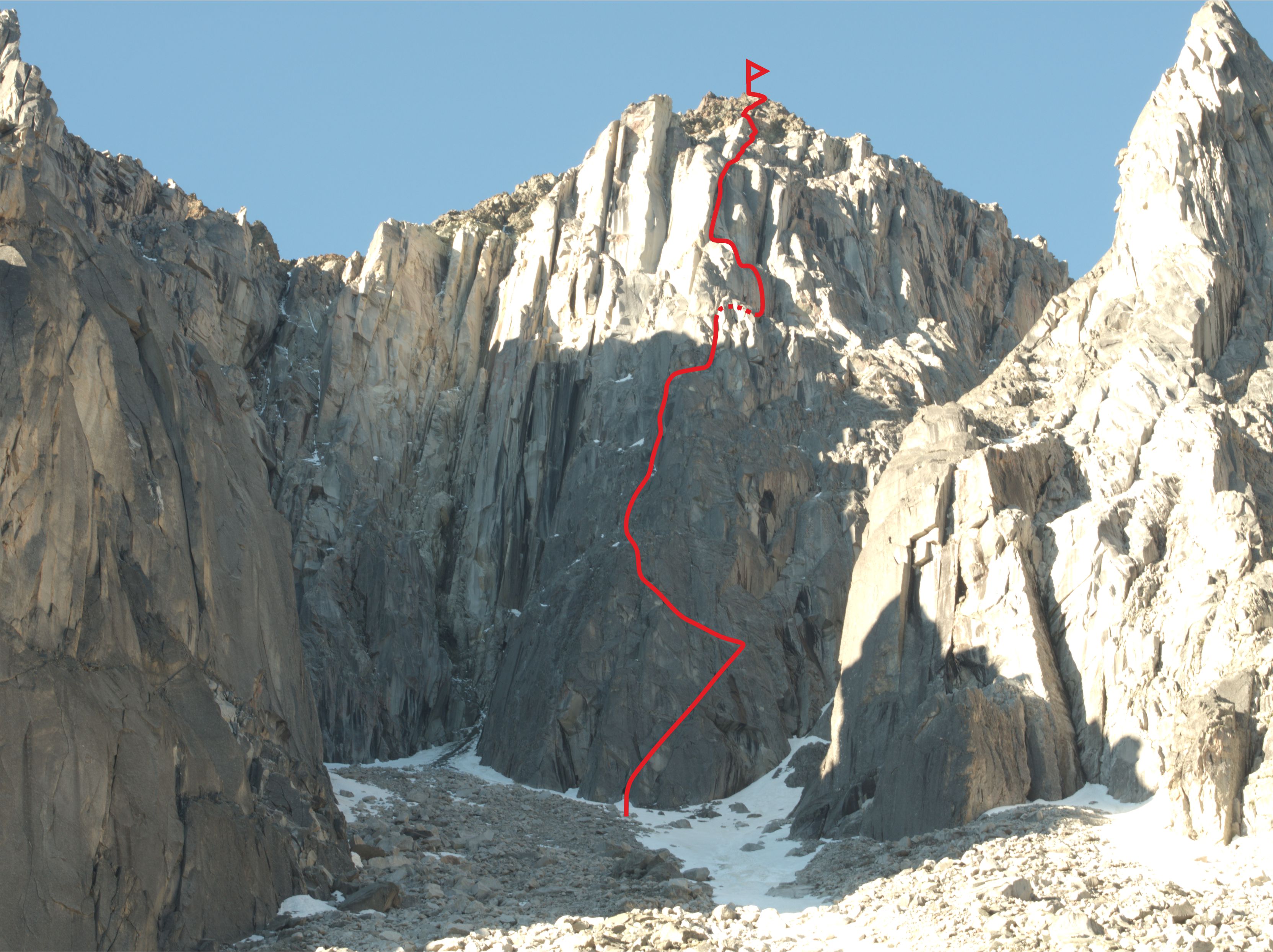 Ligne de notre ascension la voie dite " le sept " lors de notre session alpinisme en Sibérie