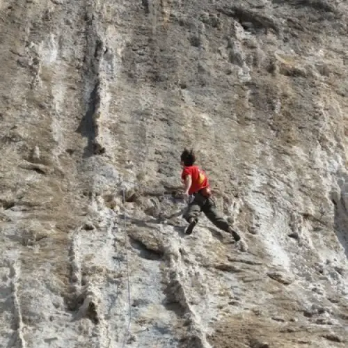 Escalade à Kalymnos sur les falaises de la grèce