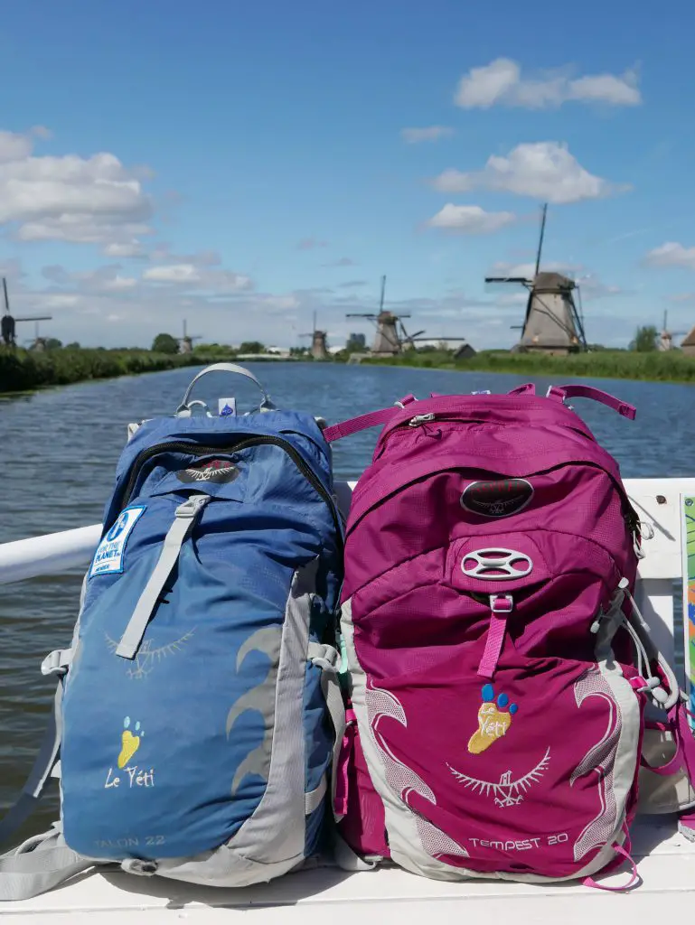 Le Yéti visite les 19 Moulins de Kinderdijk en hollande