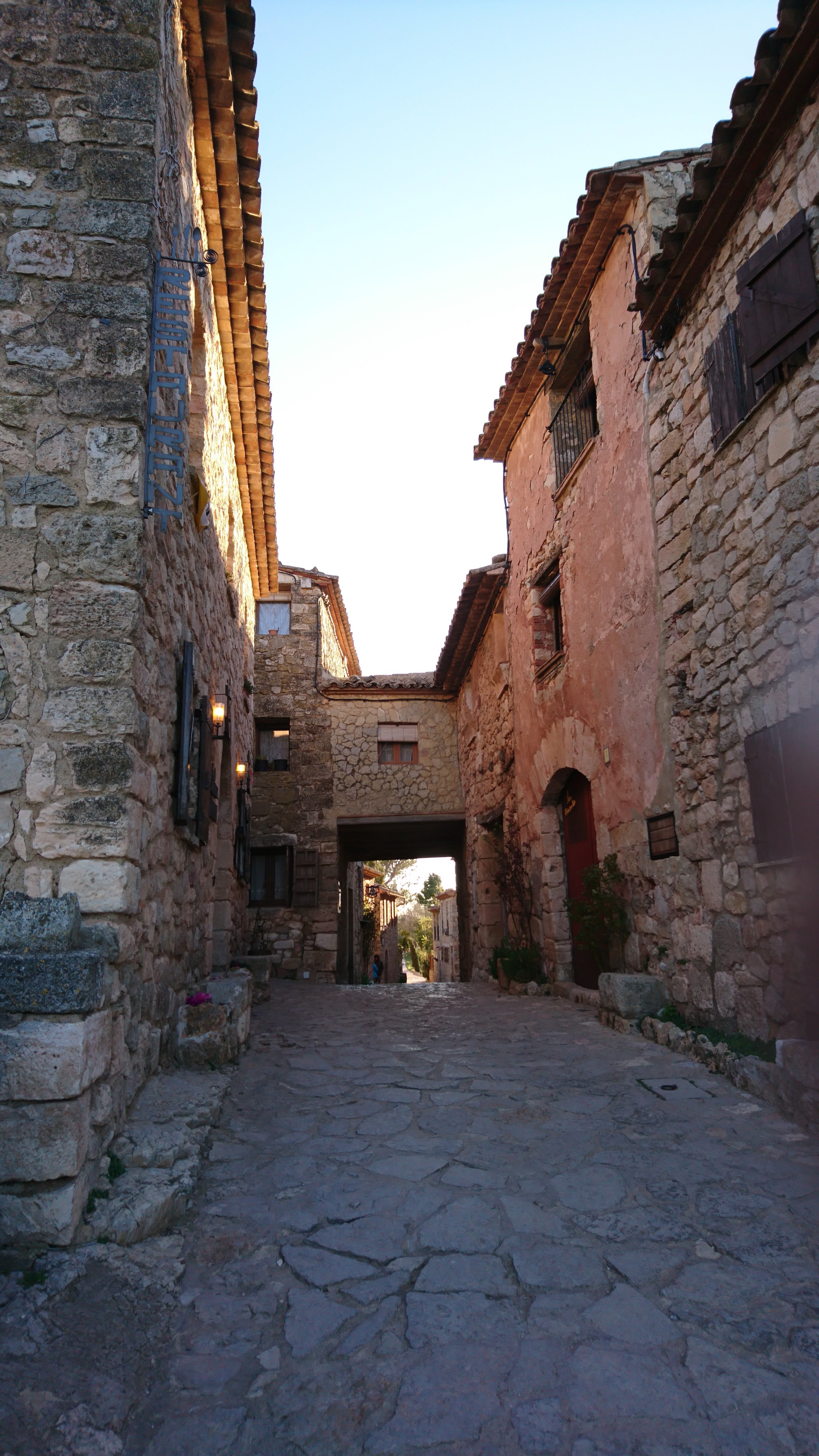 Rue du village de Siurana