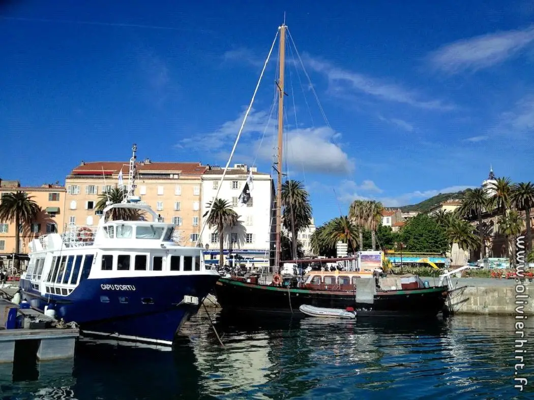 Départ de la navette maritime Ajaccio - Porticcio à Ajaccio Voyage en Corse 