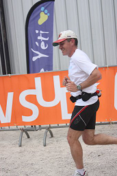 Jean-Yves Ferrandis à l'arrivée de la course à pied du marathon de l'Hortus du Festa Trail