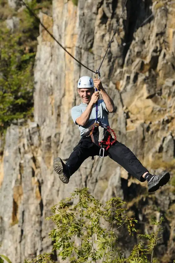 Via ferrata du pVia Ferrata en Ardèche, Pont du diable. 