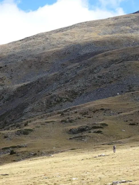 En direction du col de Finestrelles durant notre séjour VTT dans les Pyrénées Orientales