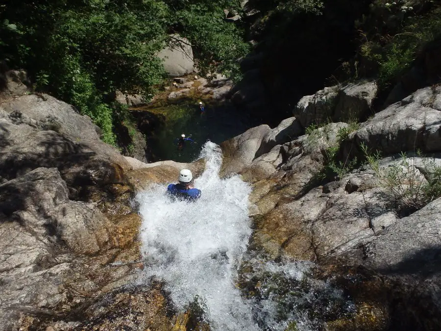 Toboggan Orgon canyon près de Montpellier avec Entre2nature