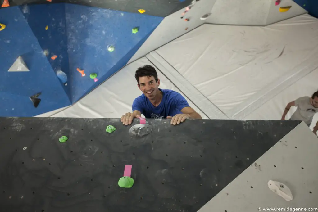 Mathieu BESNARD tout content de sortir les blocs de sa nouvelle salle