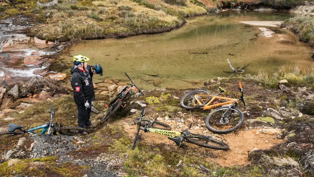 Arret pour profiter des chutes Ushuaia en VTT