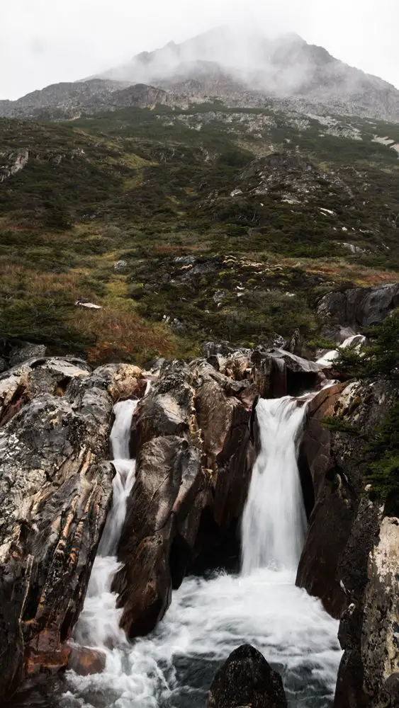 Chutes et Cerro Boneto en arrière plan Ushuaia en VTT