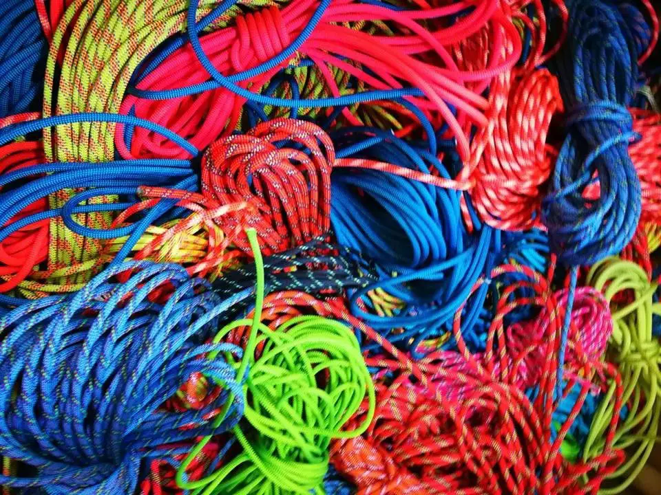 Corde d'escalade et montagne de différents diamètres Corde d
