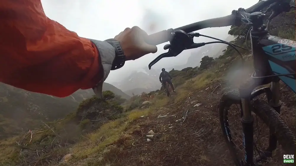 Quand il faut pousser le velo Ushuaia en VTT