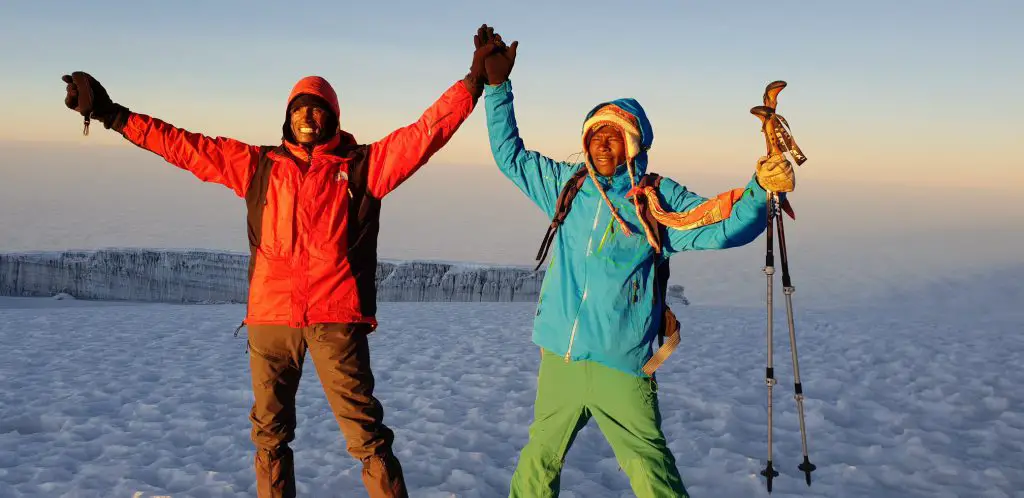 Les vrai héros sans qui au final nous ne serions pas au sommet nos très estimés guides ! Babu , Robert