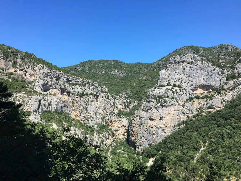 Saint Guilhem Le désert session psicobloc en Languedoc