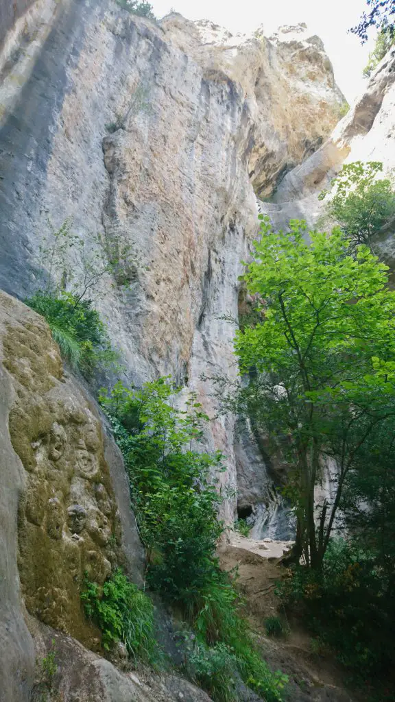 Secteur Amphithéatre (droite), lors de l'escalade dans les Gorges du Tarn Secteur Amphithéatre (droite), lors de l