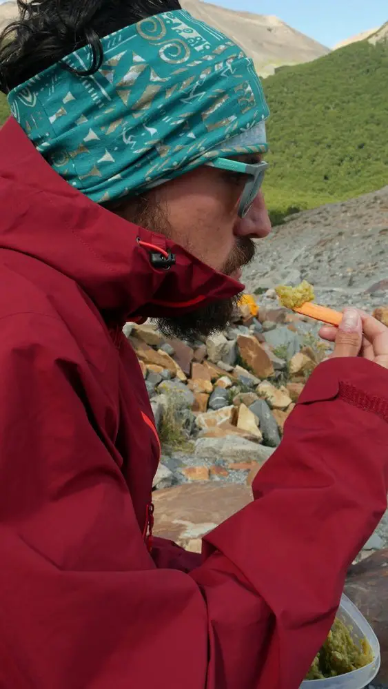 Pierre durant la pause repas de la randonnée à la Laguna Torre