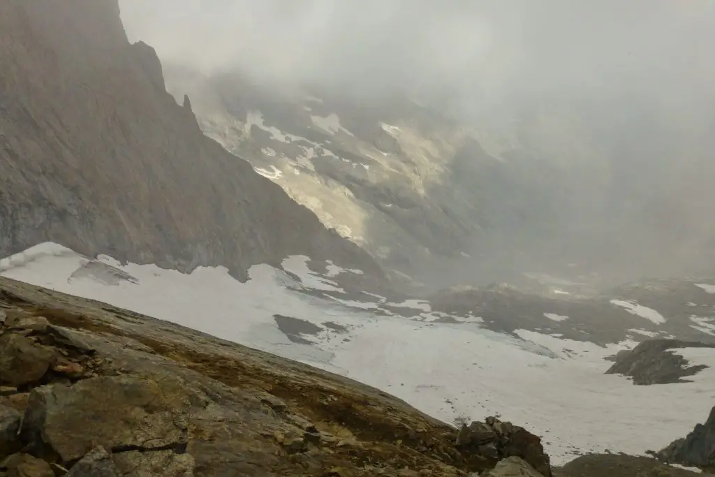 Vue sur le Promontoire depuis la brèche de la Meije