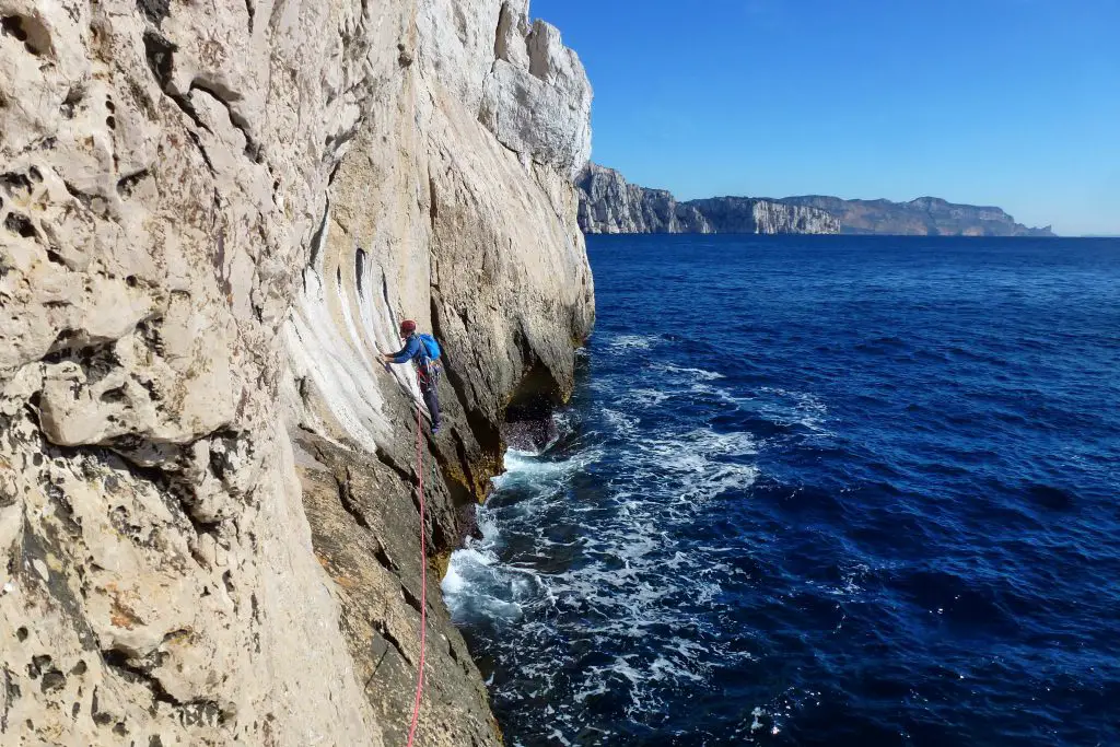 Nolan dans la traversée face au large, versant sud du Cap Morgiou