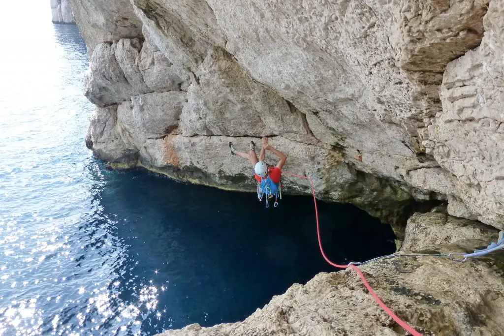 La longueur‐clé, un 7a+ athlétique lors de notre escalade d'El Cap aux Calanques