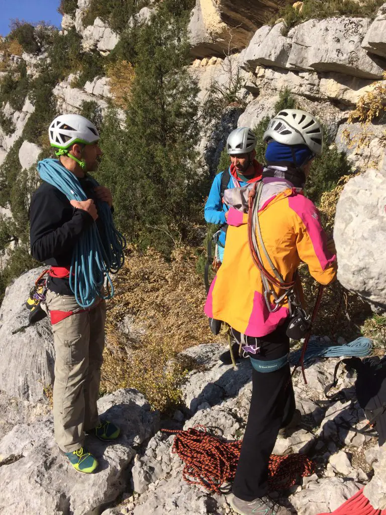 Au rappel, ça papote plus que ça ne bosse lors de notre trip escalade dans les gorges du Verdon