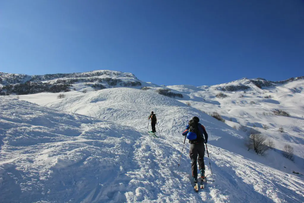 Nous ne sommes pas les premiers à passer… en ski de randonnée