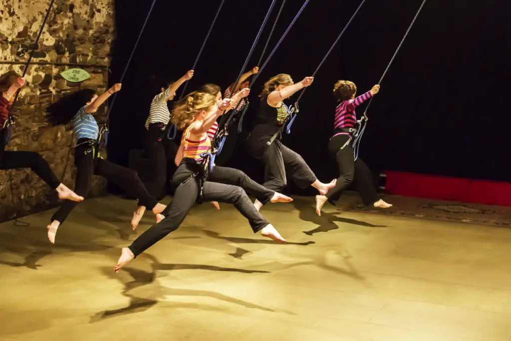 Danse voltige avec Têt en l'air