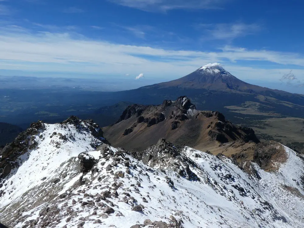 Vue de la première antécîme lors de l