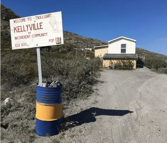 L’entrée de la ville de Kellyville, une ville-station d’observation de 7 habitants