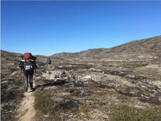 En direction de notre nouvelle hut est toujours un évènement, synonyme de pause et d’en-cas