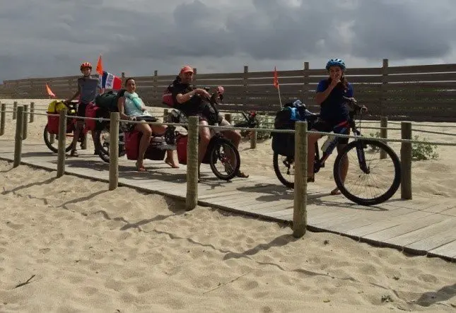 Photo de famille 2018 séjour vélo en famille quelques années plus tard