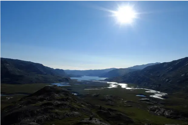 Le soleil se couche sur la vallée de l’Arctic Circle Trail