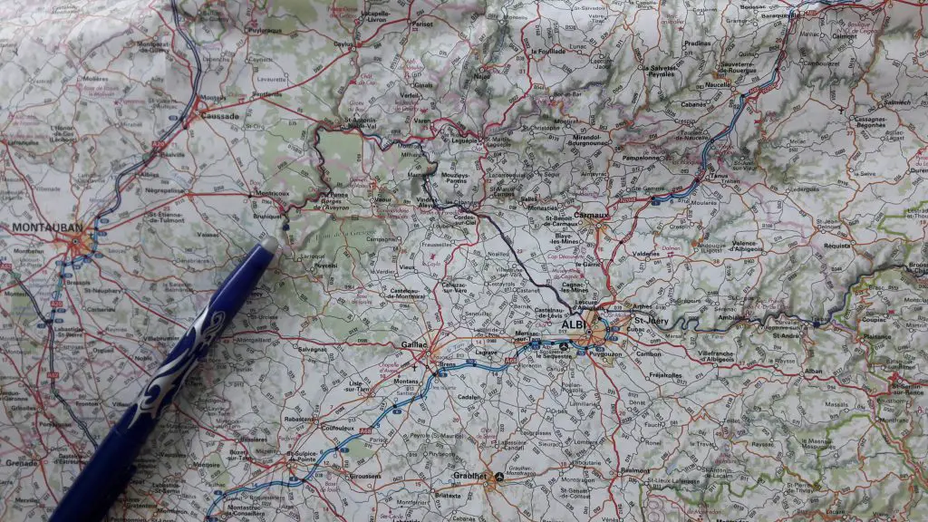 Sur la carte le trait avance doucement vers l’Ouest Sur la carte le trait avance doucement vers l’Ouest