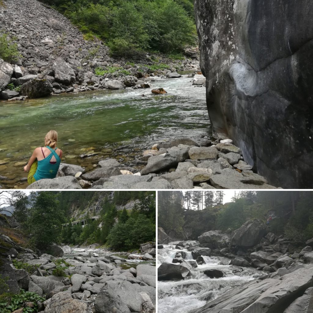 Petite pause au bord de la rivière au site d'escalade Magic Wood en Suisse