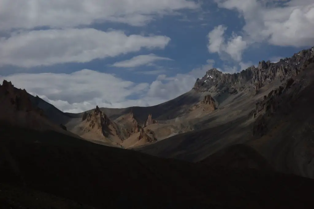 Décor du Seigneur des anneaux lors de la traversée des Himalayas